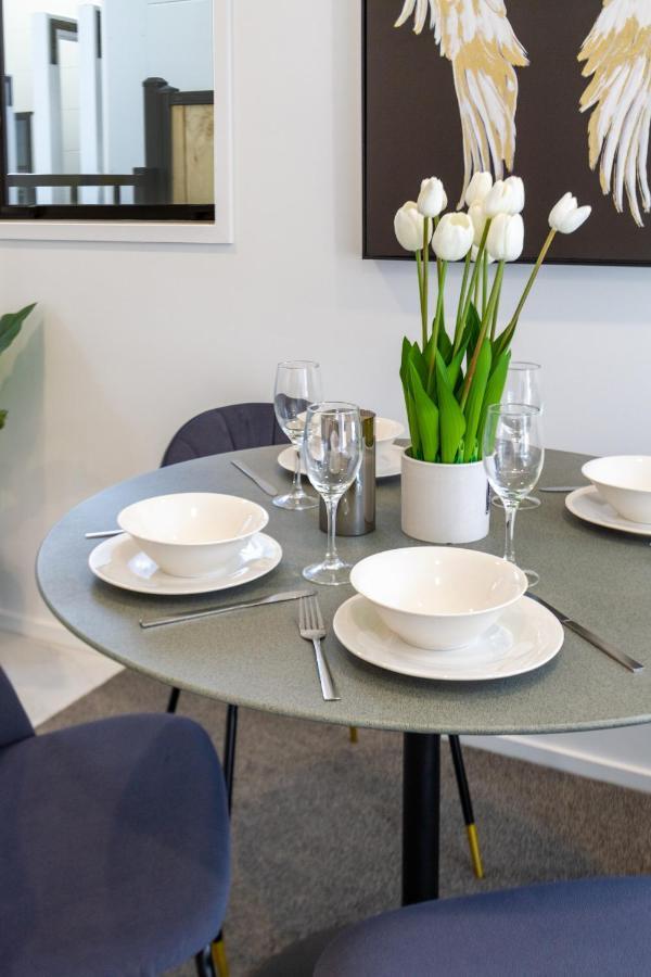 Central City Awaits 2 Bed 2 Bath With Carpark Christchurch Kültér fotó