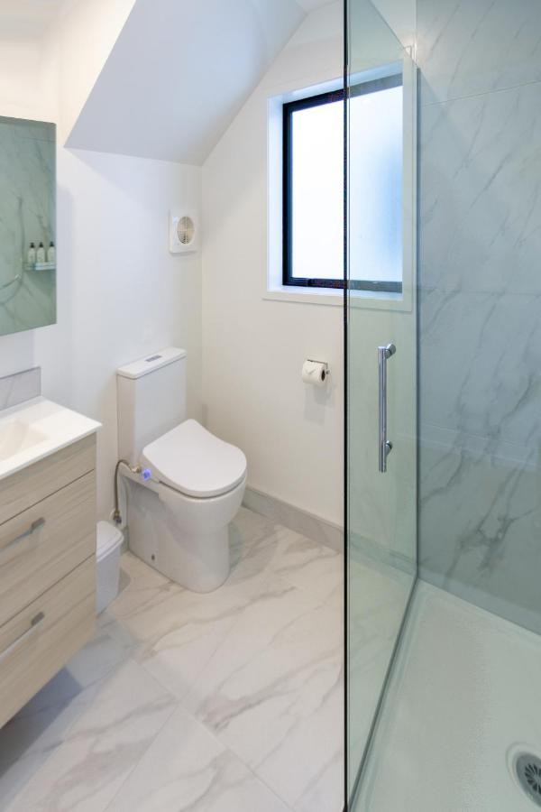 Central City Awaits 2 Bed 2 Bath With Carpark Christchurch Kültér fotó